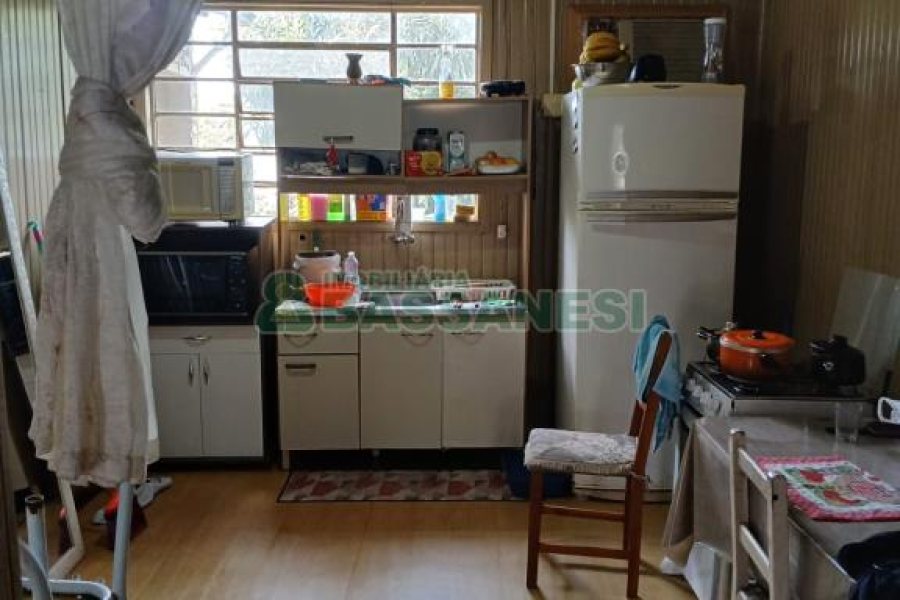 Casa, 2 dormitórios, no bairro Jardim América em Caxias do Sul para Comprar