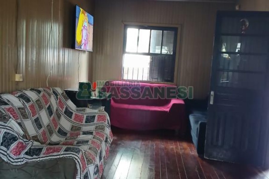 Casa, 2 dormitórios, no bairro Jardim América em Caxias do Sul para Comprar