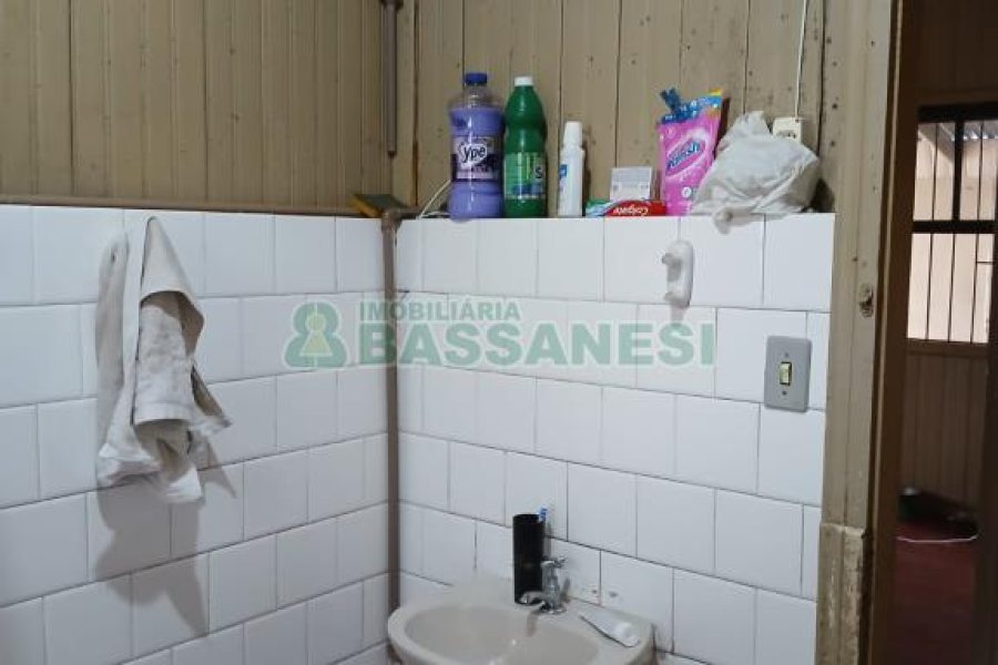 Casa, 2 dormitórios, no bairro Jardim América em Caxias do Sul para Comprar