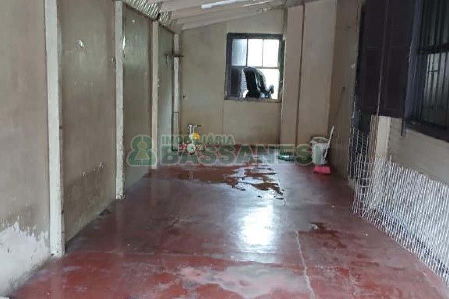 Casa, 2 dormitórios, no bairro Jardim América em Caxias do Sul para Comprar