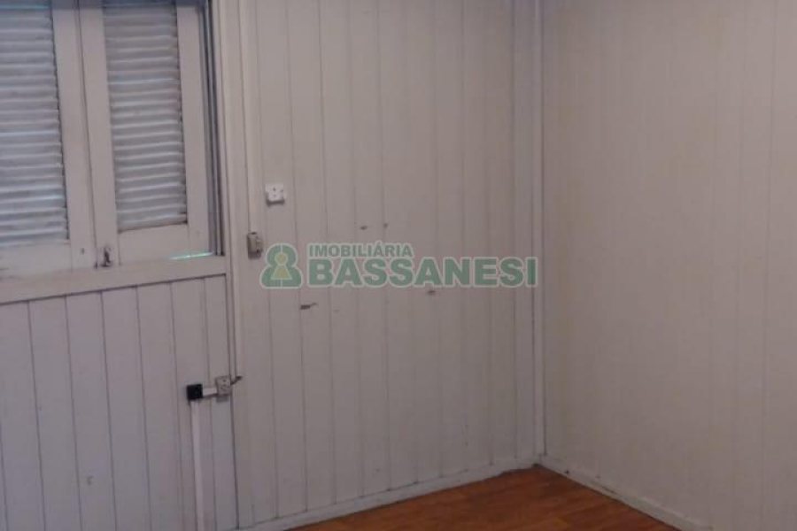 Casa com 106m², 4 dormitórios, 1 vaga, no bairro Marechal Floriano em Caxias do Sul para Comprar