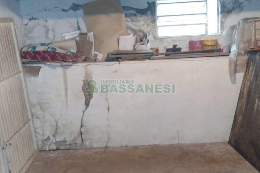 Casa com 106m², 4 dormitórios, 1 vaga, no bairro Marechal Floriano em Caxias do Sul para Comprar