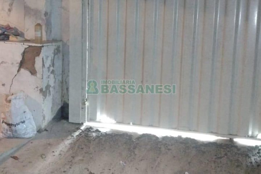 Casa com 106m², 4 dormitórios, 1 vaga, no bairro Marechal Floriano em Caxias do Sul para Comprar