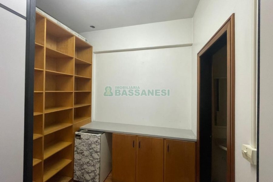 Sala com 57m², no bairro Centro em Caxias do Sul para Comprar