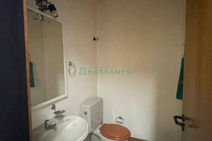 Sala com 57m², no bairro Centro em Caxias do Sul para Comprar