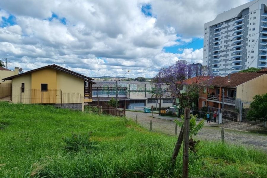 Terreno com 338m², no bairro Panazzolo em Caxias do Sul para Comprar
