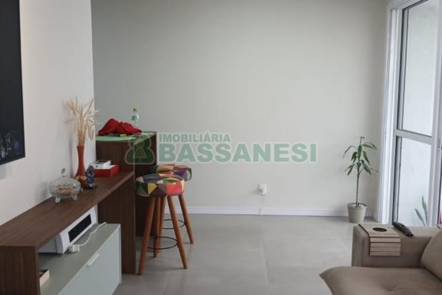 Apto Mobiliado com 55m², 1 dormitório, 1 vaga, no bairro Santa Catarina em Caxias do Sul para Alugar