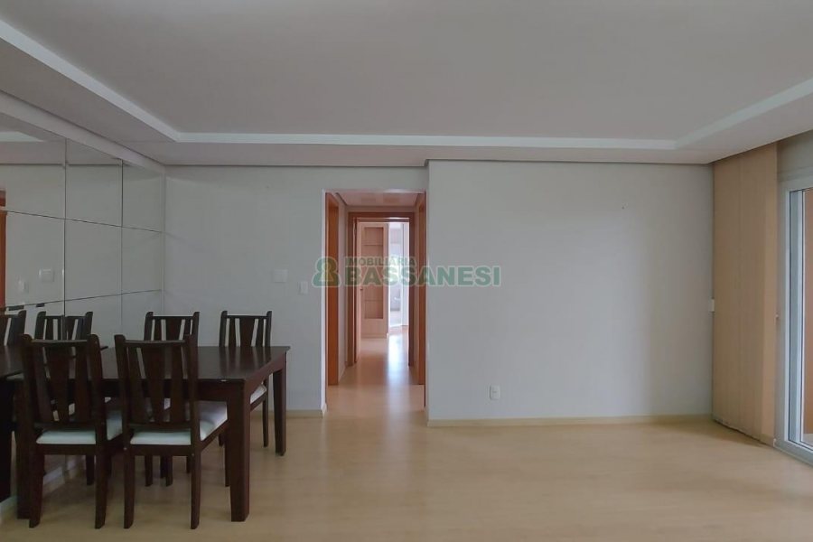 Apartamento com 78m², 2 dormitórios, 2 vagas, no bairro Centro em Caxias do Sul para Comprar