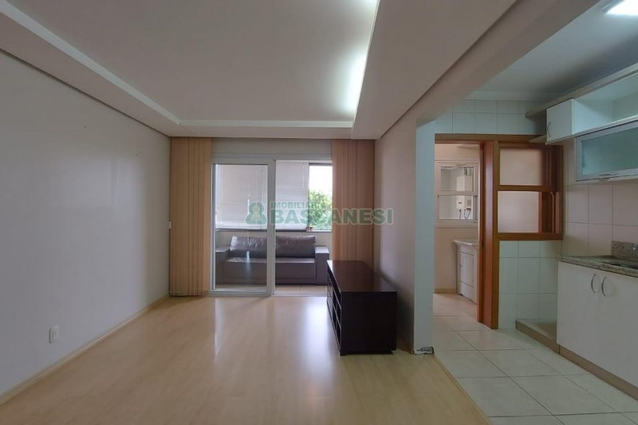 Apartamento com 78m², 2 dormitórios, 2 vagas, no bairro Centro em Caxias do Sul para Comprar