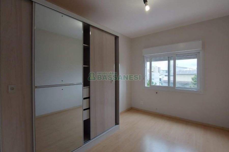 Apartamento com 78m², 2 dormitórios, 2 vagas, no bairro Centro em Caxias do Sul para Comprar