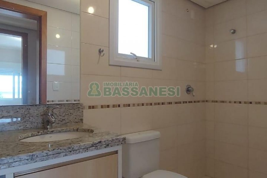 Apartamento com 78m², 2 dormitórios, 2 vagas, no bairro Centro em Caxias do Sul para Comprar