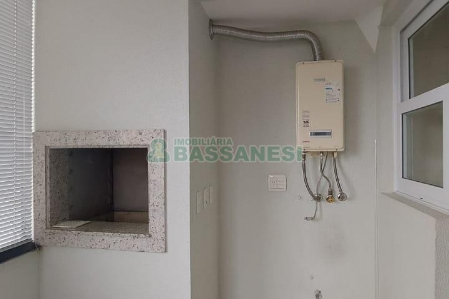 Apartamento com 78m², 2 dormitórios, 2 vagas, no bairro Centro em Caxias do Sul para Comprar