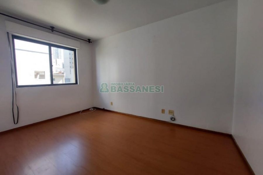 Apartamento com 115m², 3 dormitórios, 1 vaga, no bairro Lourdes em Caxias do Sul para Alugar