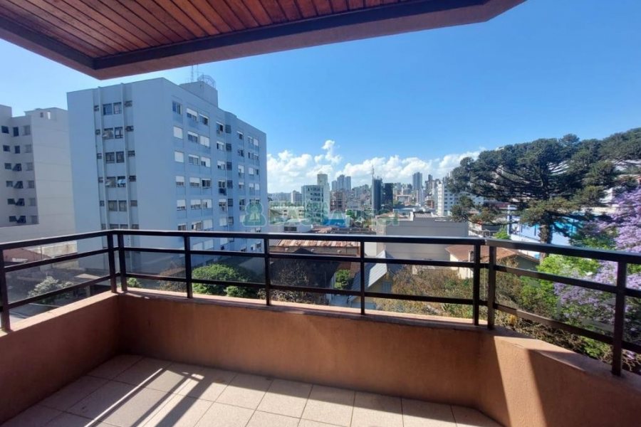 Apartamento com 115m², 3 dormitórios, 1 vaga, no bairro Lourdes em Caxias do Sul para Alugar