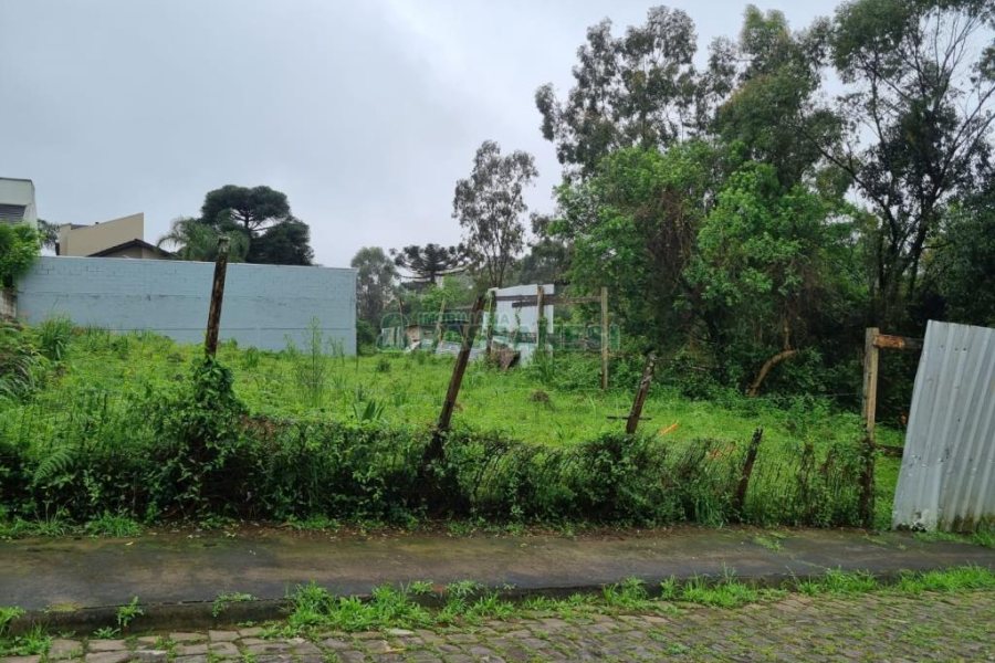 Terreno com 530m², no bairro Treviso em Caxias do Sul para Comprar