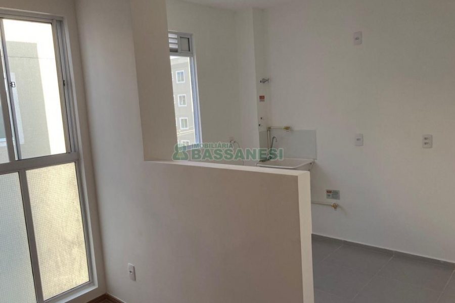 Apartamento com 47m², 2 dormitórios, 1 vaga, no bairro Desvio Rizzo em Caxias do Sul para Alugar