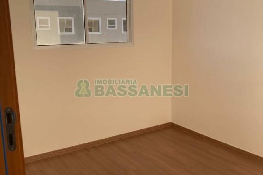 Apartamento com 47m², 2 dormitórios, 1 vaga, no bairro Desvio Rizzo em Caxias do Sul para Alugar