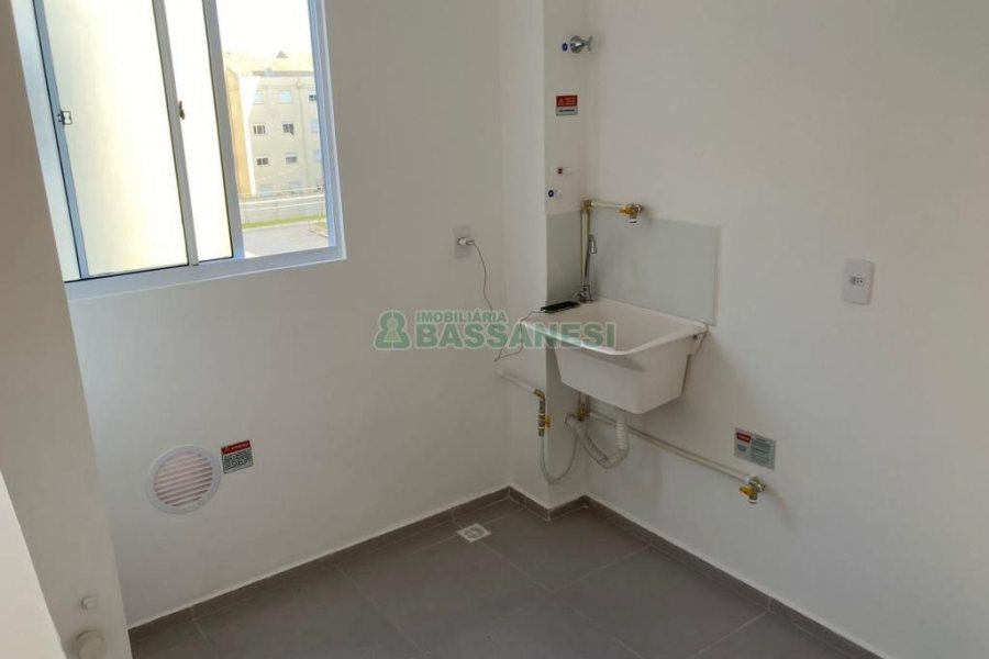 Apartamento com 47m², 2 dormitórios, 1 vaga, no bairro Desvio Rizzo em Caxias do Sul para Alugar