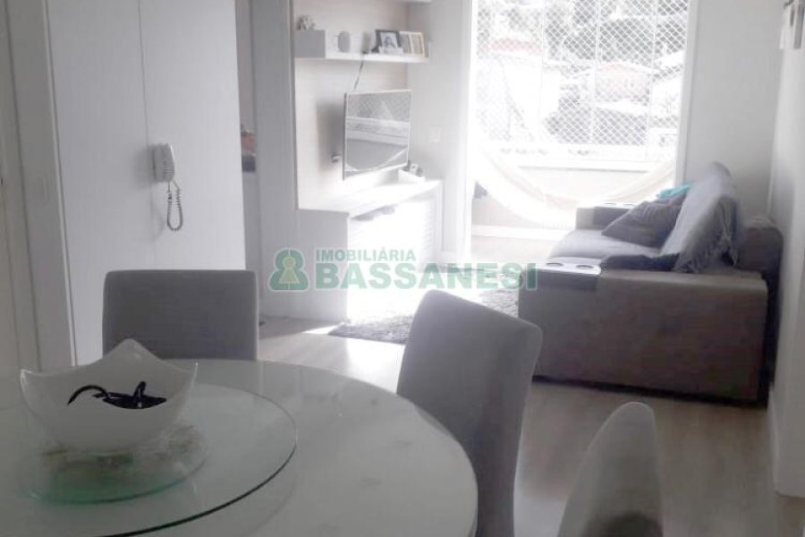 Apartamento com 70m², 2 dormitórios, 2 vagas, no bairro São José em Caxias do Sul para Comprar