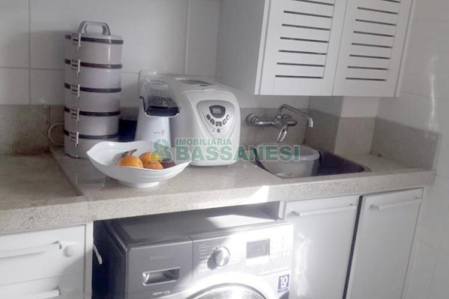 Apartamento com 70m², 2 dormitórios, 2 vagas, no bairro São José em Caxias do Sul para Comprar