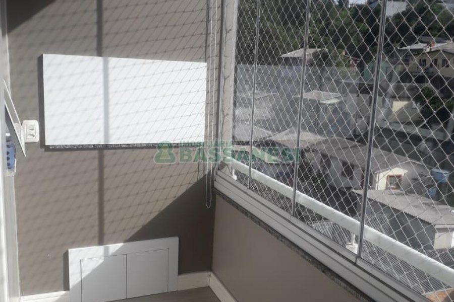 Apartamento com 70m², 2 dormitórios, 2 vagas, no bairro São José em Caxias do Sul para Comprar
