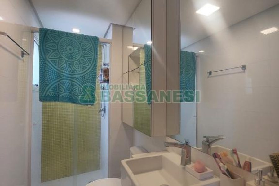 Apto Mobiliado com 55m², 2 dormitórios, 1 vaga, no bairro Bela Vista em Caxias do Sul para Comprar