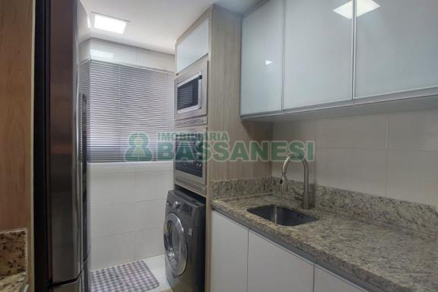 Apto Mobiliado com 55m², 2 dormitórios, 1 vaga, no bairro Bela Vista em Caxias do Sul para Comprar
