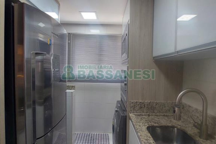 Apto Mobiliado com 55m², 2 dormitórios, 1 vaga, no bairro Bela Vista em Caxias do Sul para Comprar