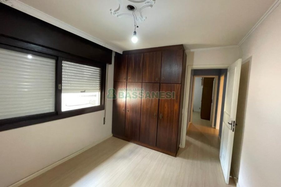 Casa com 200m², 4 dormitórios, 1 vaga, no bairro Nossa Senhora de Lourdes em Caxias do Sul para Comprar