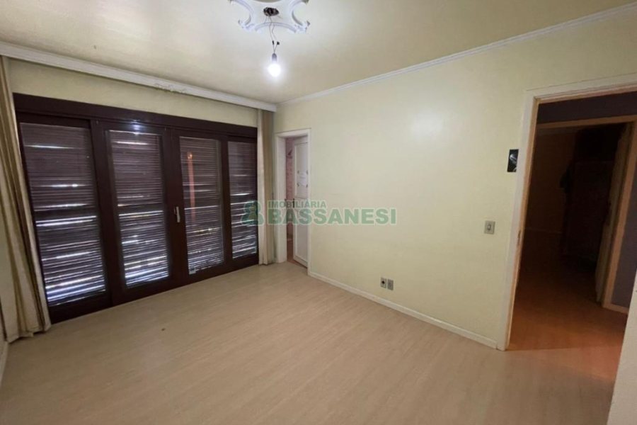 Casa com 200m², 4 dormitórios, 1 vaga, no bairro Nossa Senhora de Lourdes em Caxias do Sul para Comprar