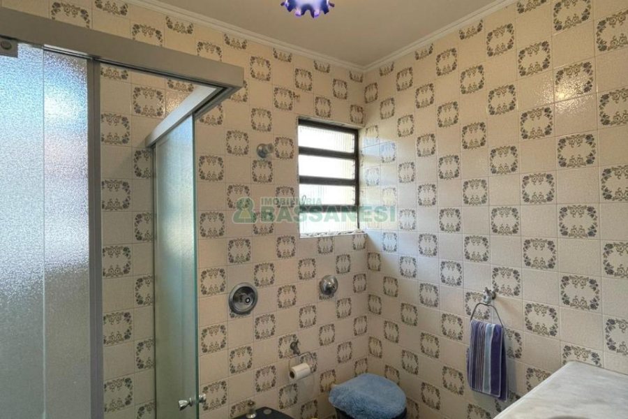 Casa com 200m², 4 dormitórios, 1 vaga, no bairro Nossa Senhora de Lourdes em Caxias do Sul para Comprar