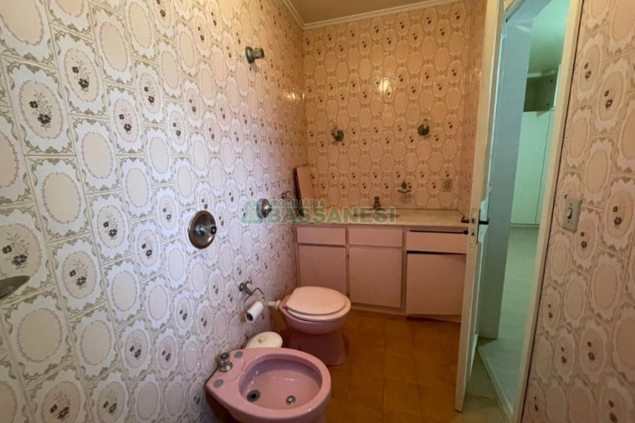 Casa com 200m², 4 dormitórios, 1 vaga, no bairro Nossa Senhora de Lourdes em Caxias do Sul para Comprar