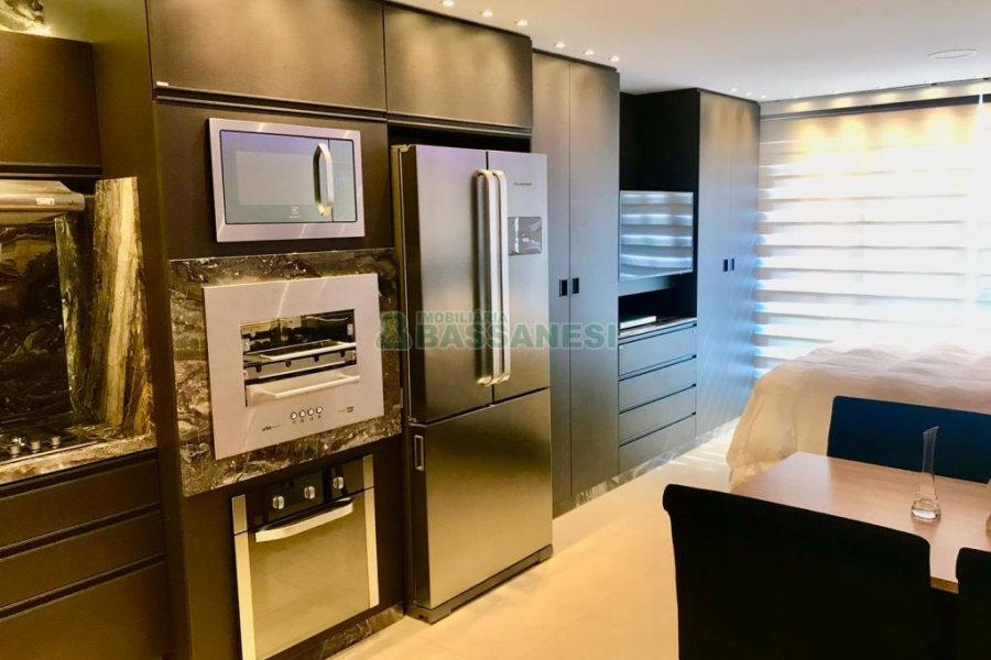 Apto Mobiliado com 30m², 1 dormitório, 1 vaga, no bairro Petrópolis em Caxias do Sul para Alugar