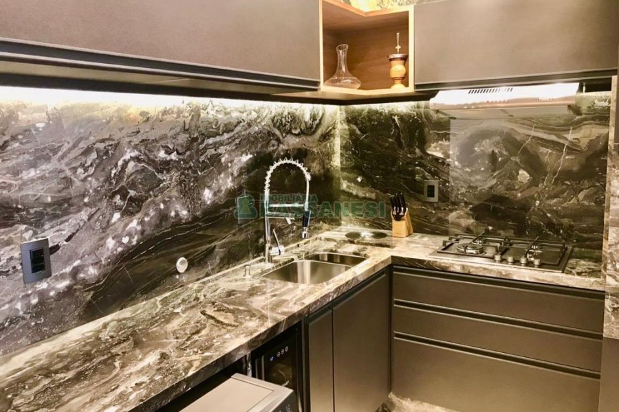 Apto Mobiliado com 30m², 1 dormitório, 1 vaga, no bairro Petrópolis em Caxias do Sul para Alugar