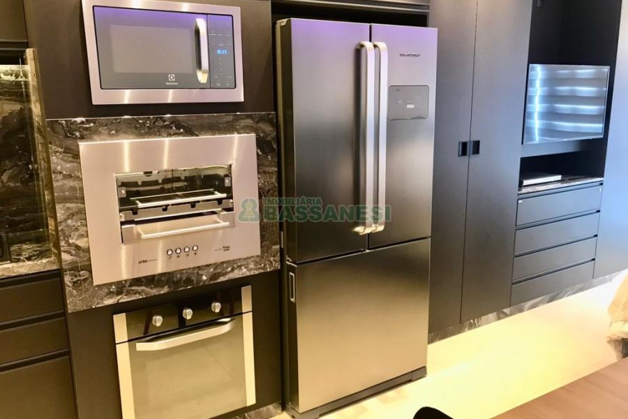 Apto Mobiliado com 30m², 1 dormitório, 1 vaga, no bairro Petrópolis em Caxias do Sul para Alugar