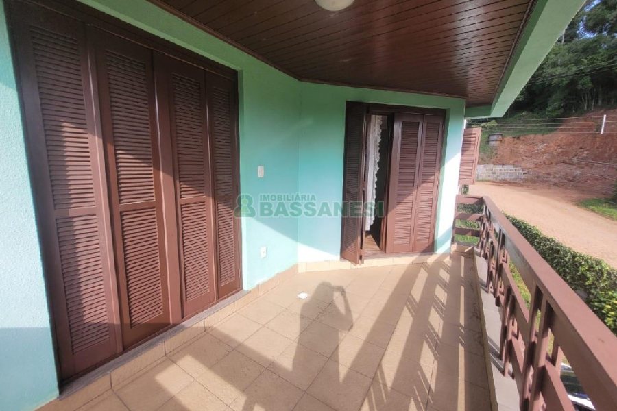 Predio com 298m², no bairro Nossa Senhora de Fátima em Caxias do Sul para Alugar ou Comprar