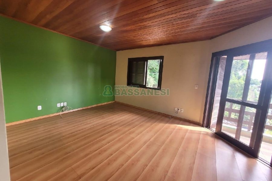 Predio com 298m², no bairro Nossa Senhora de Fátima em Caxias do Sul para Alugar ou Comprar