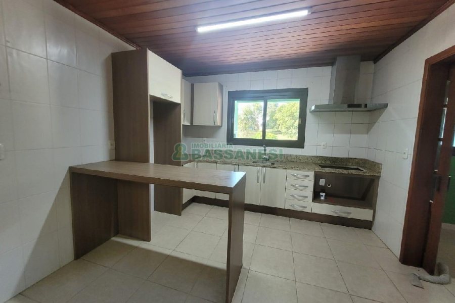 Predio com 298m², no bairro Nossa Senhora de Fátima em Caxias do Sul para Alugar ou Comprar