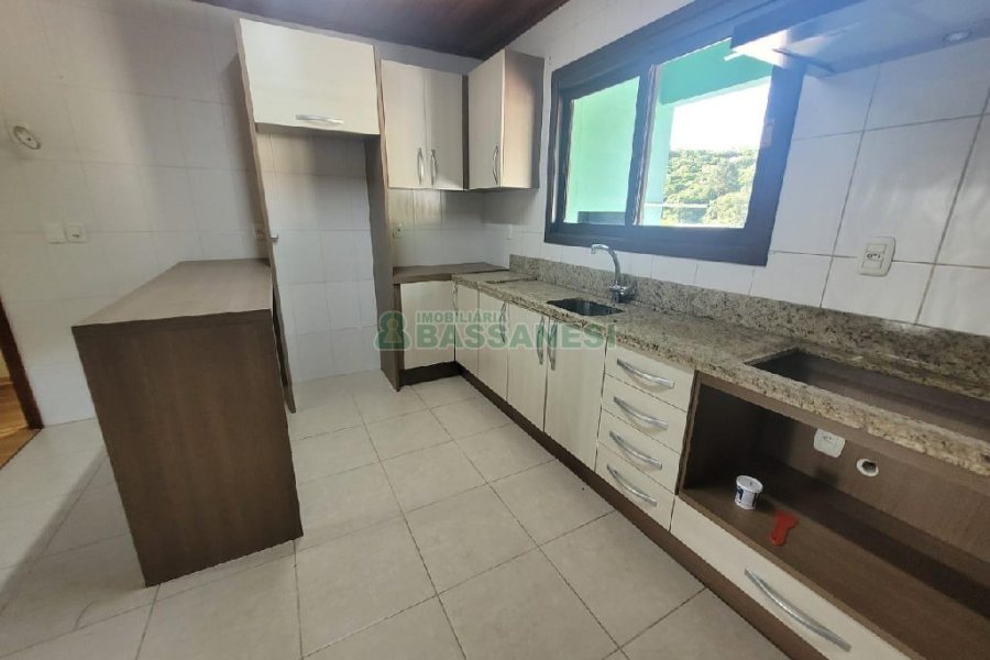 Predio com 298m², no bairro Nossa Senhora de Fátima em Caxias do Sul para Alugar ou Comprar