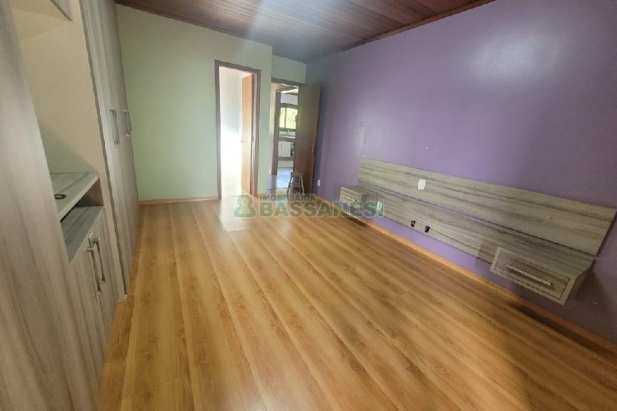 Predio com 298m², no bairro Nossa Senhora de Fátima em Caxias do Sul para Alugar ou Comprar