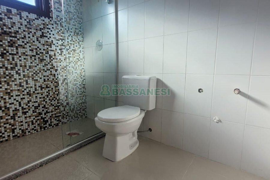 Predio com 298m², no bairro Nossa Senhora de Fátima em Caxias do Sul para Alugar ou Comprar