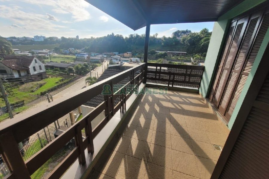 Predio com 298m², no bairro Nossa Senhora de Fátima em Caxias do Sul para Alugar ou Comprar