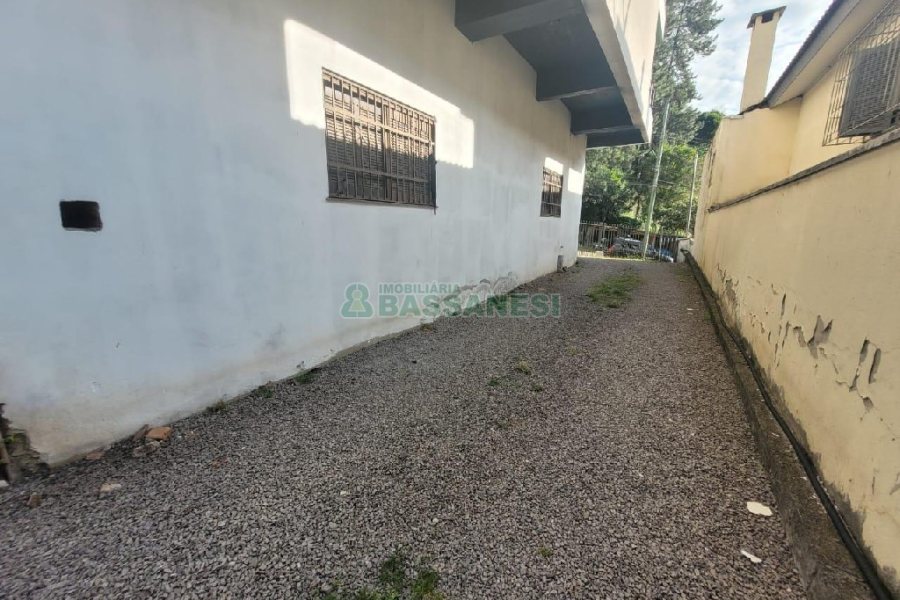 Predio com 298m², no bairro Nossa Senhora de Fátima em Caxias do Sul para Alugar ou Comprar
