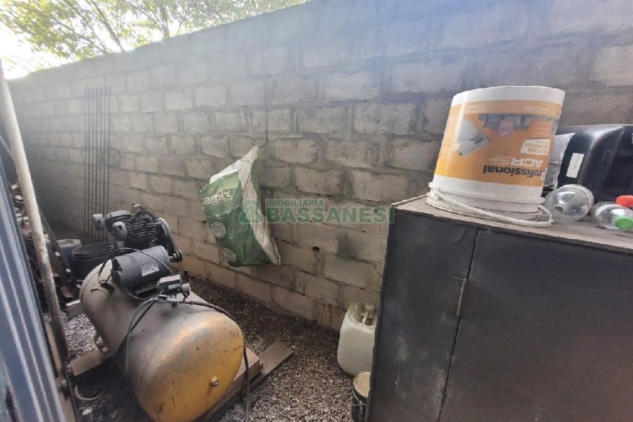 Predio com 298m², no bairro Nossa Senhora de Fátima em Caxias do Sul para Alugar ou Comprar