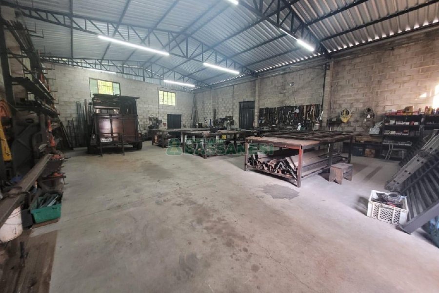 Predio com 298m², no bairro Nossa Senhora de Fátima em Caxias do Sul para Alugar ou Comprar