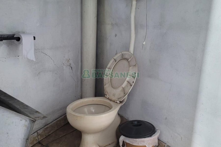 Predio com 298m², no bairro Nossa Senhora de Fátima em Caxias do Sul para Alugar ou Comprar