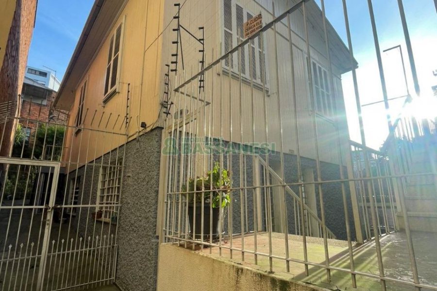 Casa com 200m², 3 dormitórios, no bairro São Pelegrino em Caxias do Sul para Comprar