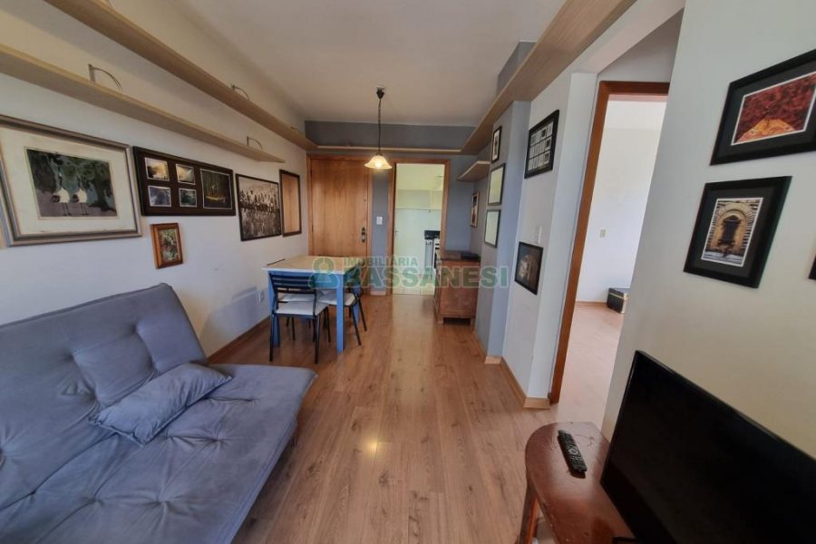 Apto Mobiliado com 68m², 2 dormitórios, 1 vaga, no bairro Centro em Caxias do Sul para Alugar