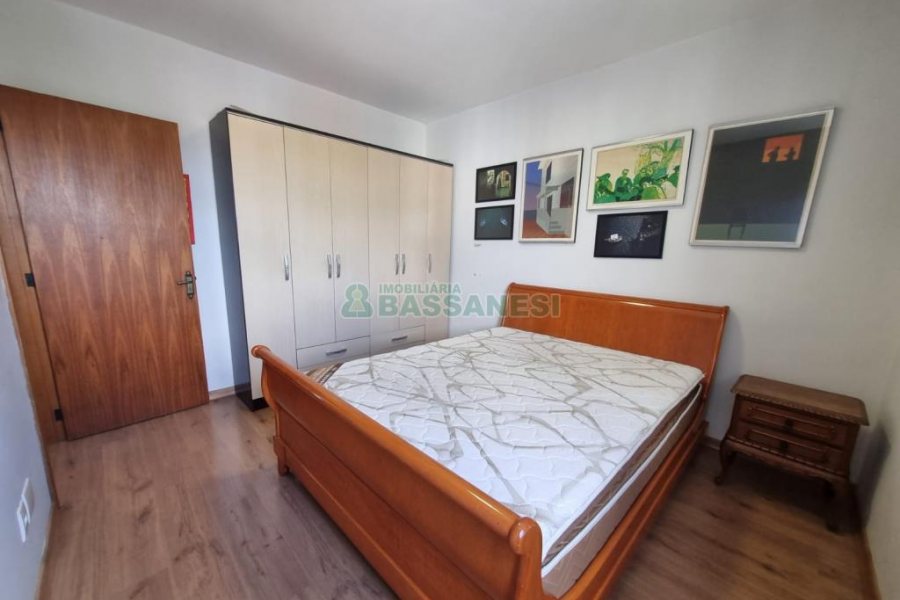 Apto Mobiliado com 68m², 2 dormitórios, 1 vaga, no bairro Centro em Caxias do Sul para Alugar