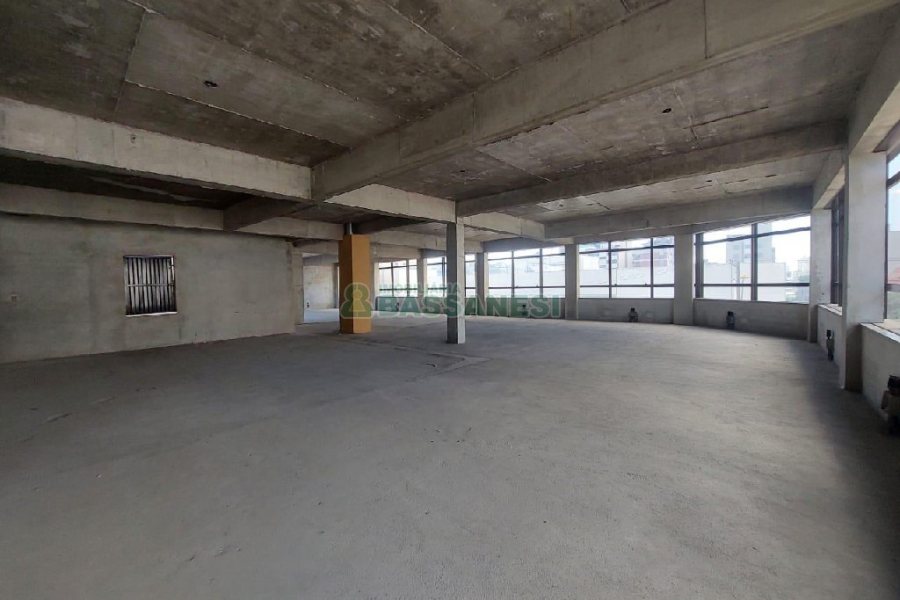 Sala com 600m², no bairro Centro em Caxias do Sul para Alugar